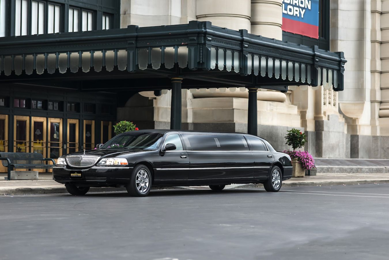 Lincoln Stretch Limo Exterior